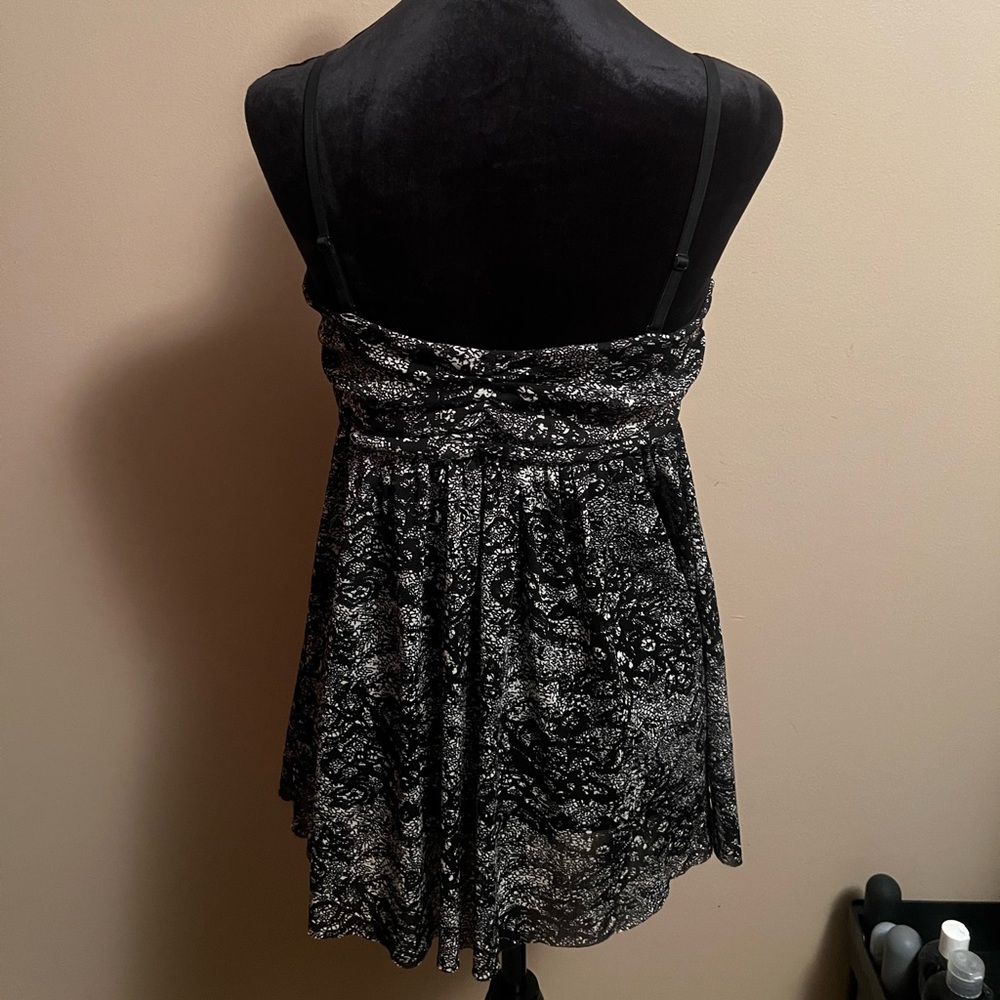 Flowy Tank - Picture 3 of 6